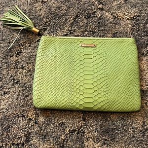 GiGi New York Leather 9x 7" Pouch Clutch w Tassel Zip Top All-in-One Green